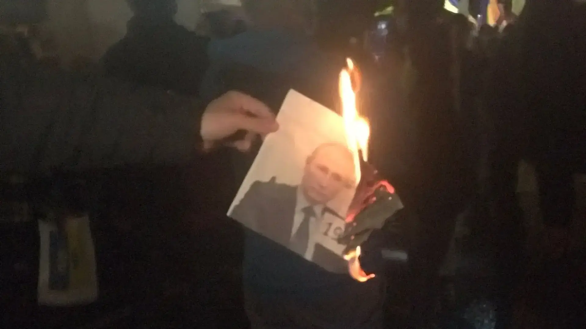הפגנה מול שגרירות רוסיה בתל אביב 24 בפברואר 2022 הפגנה מול שגרירות רוסיה בתל אביב 24 בפברואר 2022