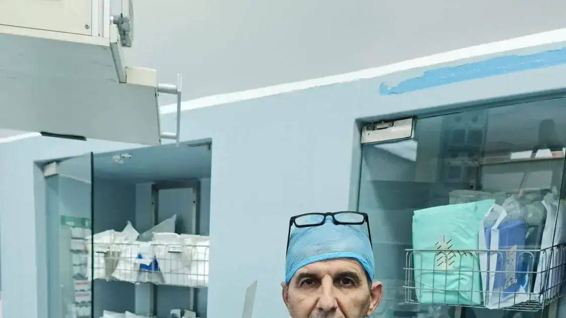 ד"ר חטיב | שהוציא סכין באורך 9 סנטימטר נשלפה מקיבה של נערה במרכז הרפואי לגליל ד"ר חטיב | שהוציא סכין באורך 9 סנטימטר נשלפה מקיבה של נערה במרכז הרפואי לגליל