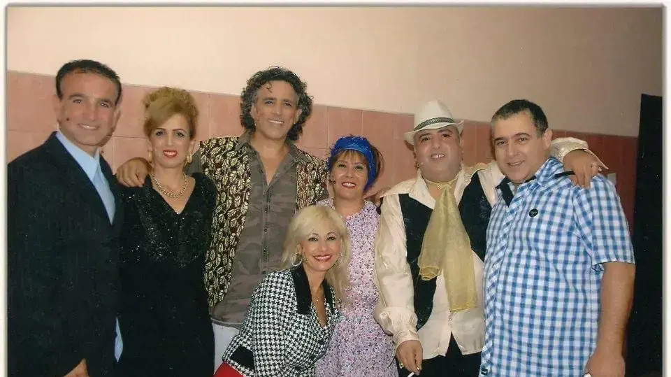 אשר כהן עם שחקני תיאטרון אל-מאגרב שהקים אשר כהן עם שחקני תיאטרון אל-מאגרב שהקים