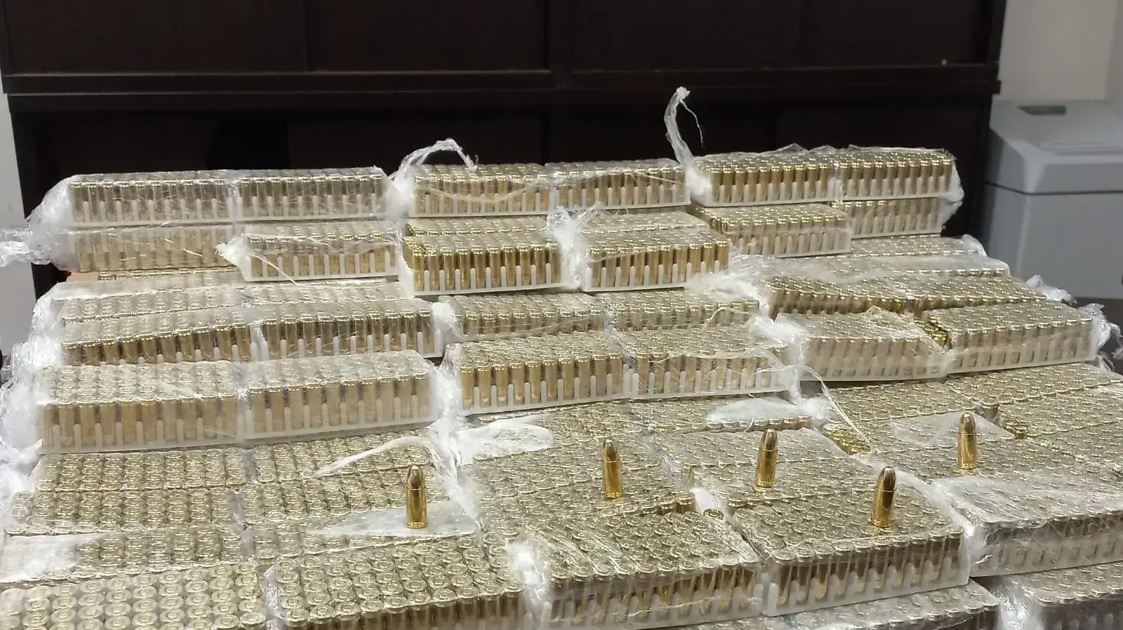 7,000 כדורי 9 מ"מ מוסתרים בתוך גלילים: מכס אשדוד חשף הברחת תחמושת לעזה 7,000 כדורי 9 מ"מ מוסתרים בתוך גלילים: מכס אשדוד חשף הברחת תחמושת לעזה