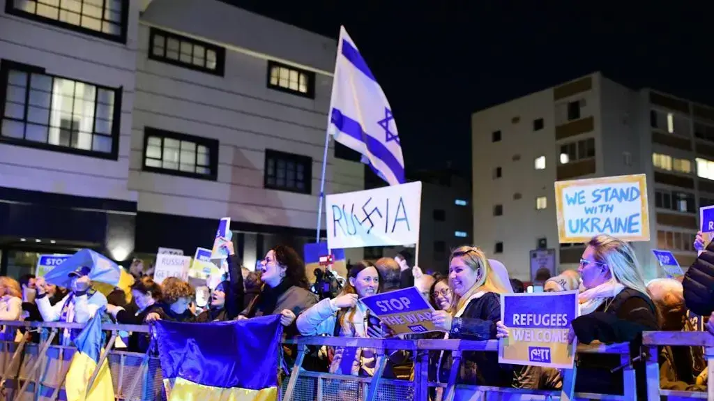 הפגנת תמיכה באוקראינה
בתל אביב 3 במרץ 2022 הפגנת תמיכה באוקראינה
בתל אביב 3 במרץ 2022