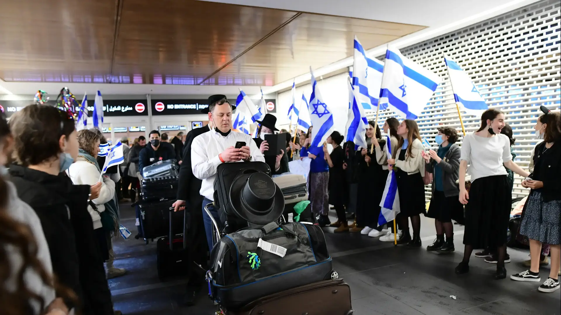 נחיתת עולים מאוקריאנה בנתב"ג 3 במרץ 2022 נחיתת עולים מאוקריאנה בנתב"ג 3 במרץ 2022