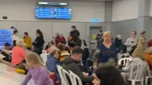 פליטים אוקריאנים ממתינים בנתב"ג 10 במרץ 2022 פליטים אוקריאנים ממתינים בנתב"ג 10 במרץ 2022