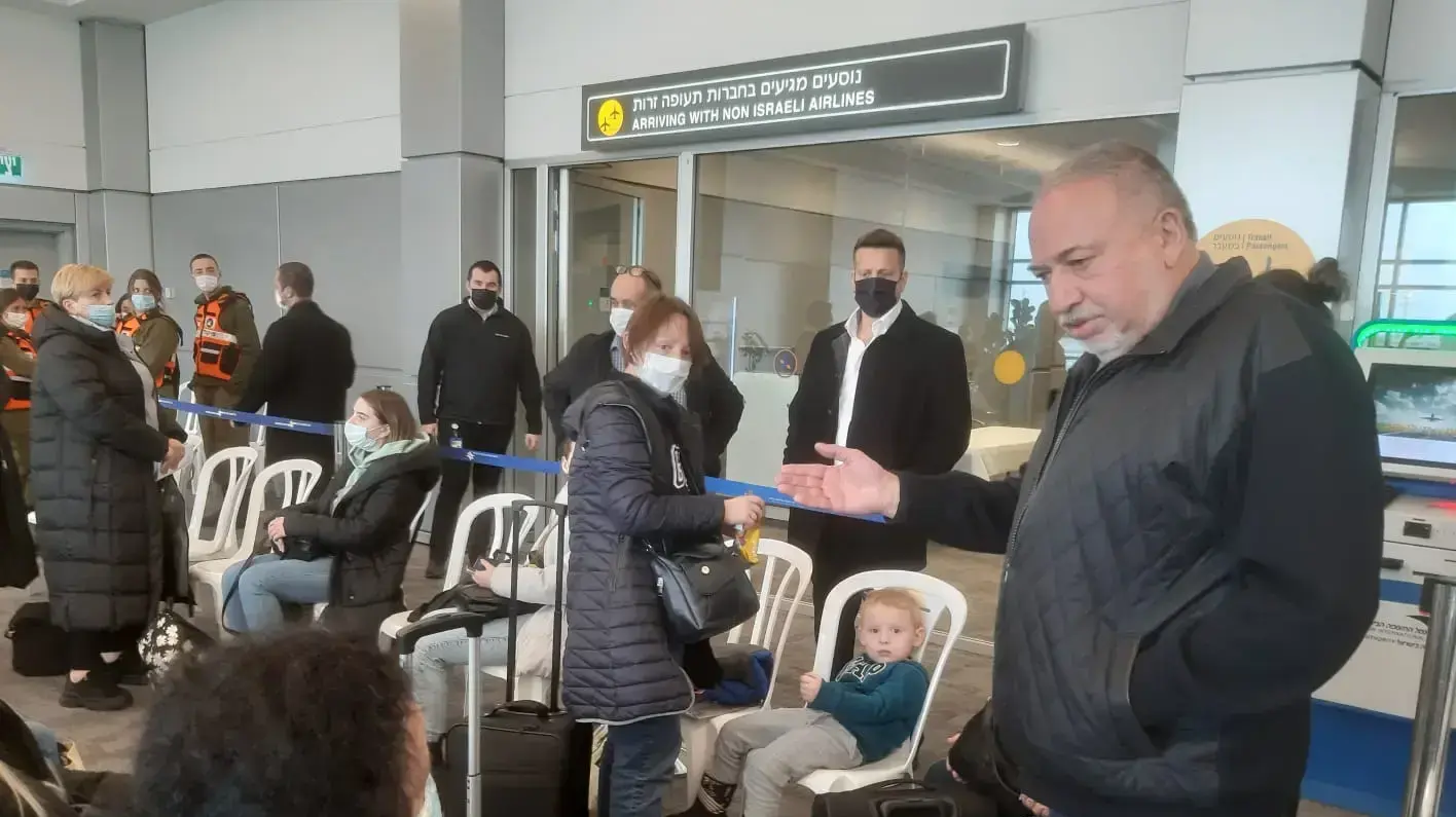 שר האוצר, אביגדור ליברמן במהלך ביקורו בנתב"ג 13 במרץ 2022 שר האוצר, אביגדור ליברמן במהלך ביקורו בנתב"ג 13 במרץ 2022