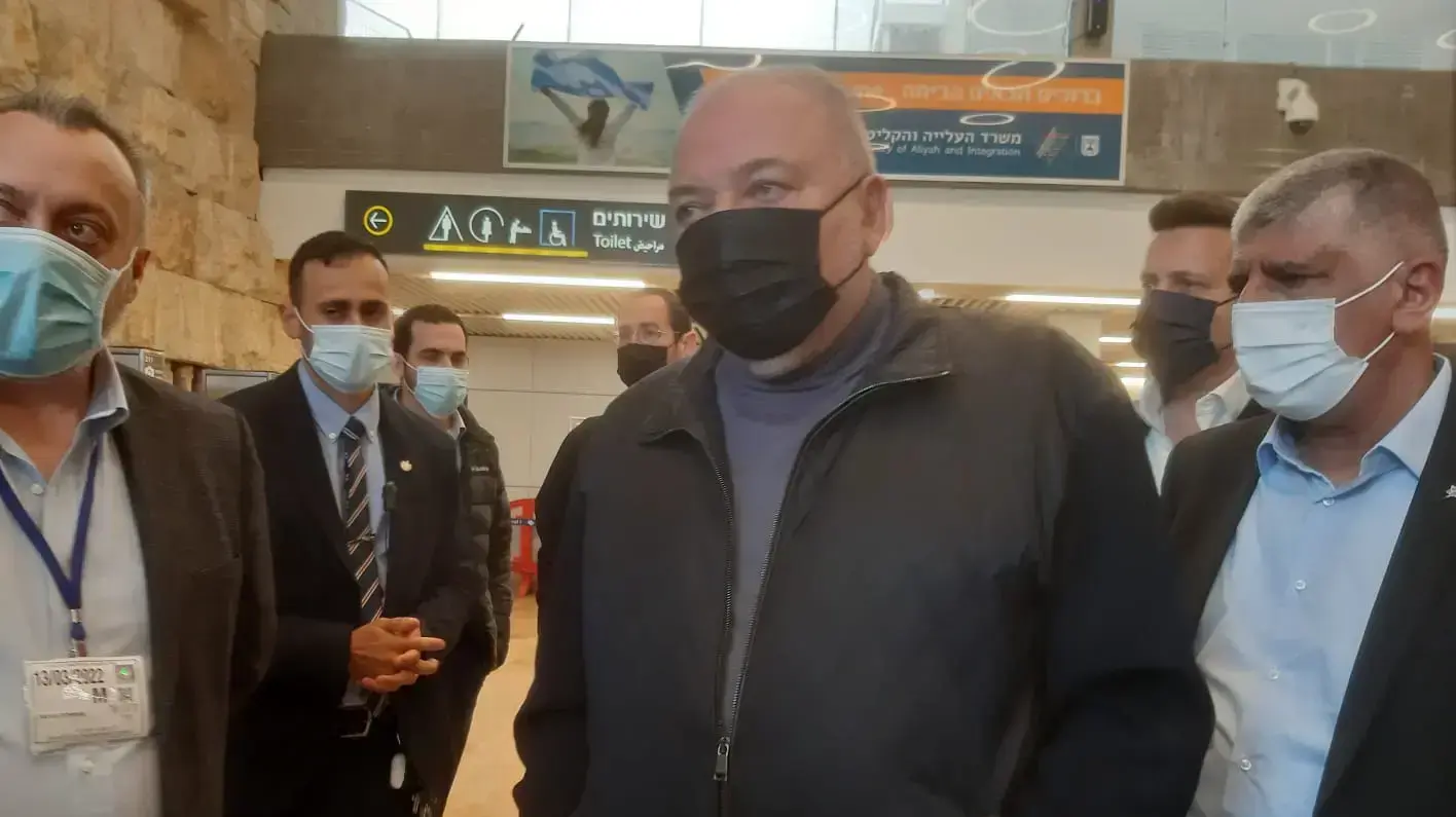 שר האוצר, אביגדור ליברמן במהלך ביקורו בנתב"ג 13 במרץ 2022 שר האוצר, אביגדור ליברמן במהלך ביקורו בנתב"ג 13 במרץ 2022