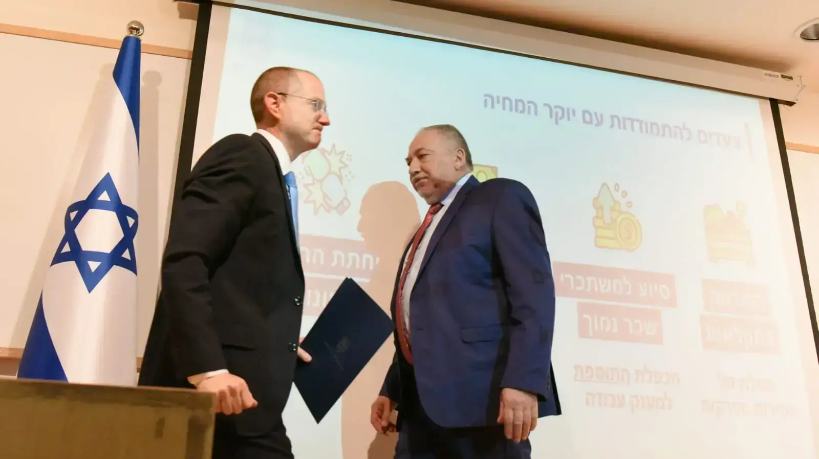 שר האוצר אביגדור ליברמן, שר החקלאות, עודד פורר, במסע"ת רפורמה שתעקוף את הלובי החקלאי שר האוצר אביגדור ליברמן, שר החקלאות, עודד פורר, במסע"ת רפורמה שתעקוף את הלובי החקלאי