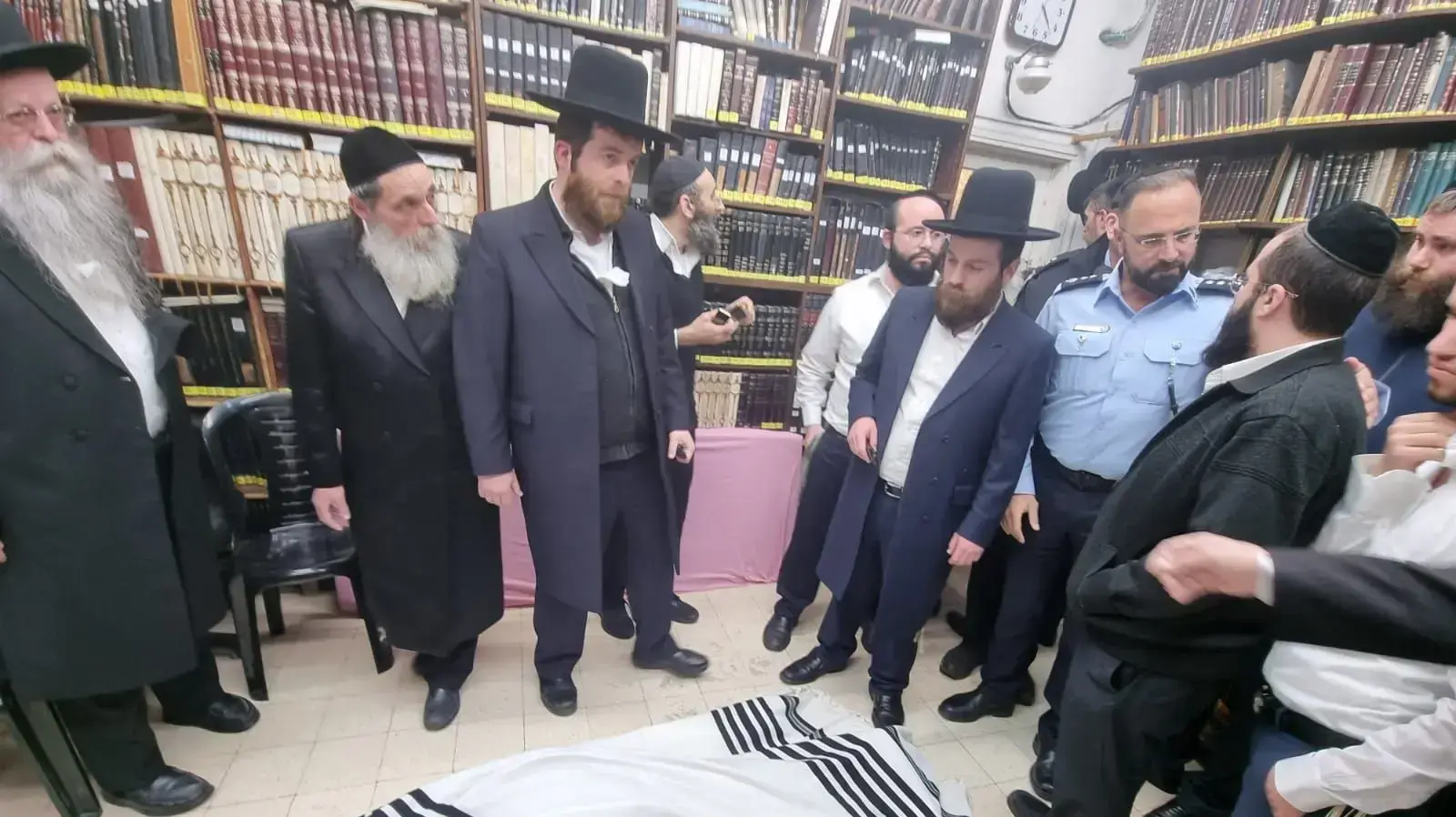 גופתו של הרב חיים קנייבסקי שנפטר בביתו גופתו של הרב חיים קנייבסקי שנפטר בביתו