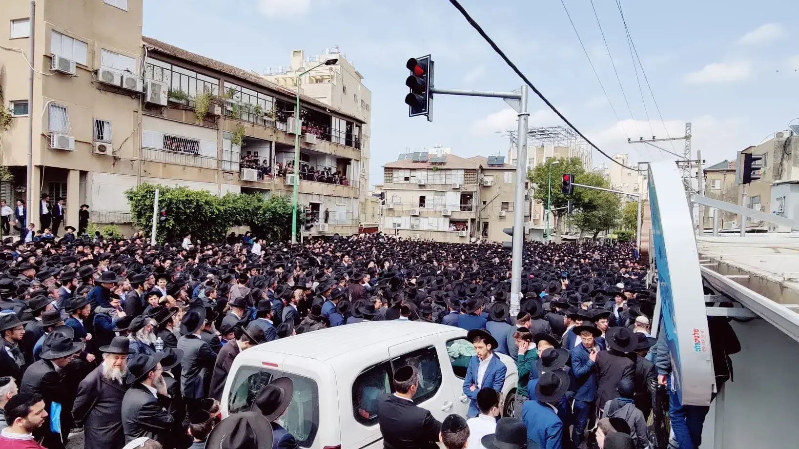 מסע הלוויה של הרב חיים קניבסקי, בני ברק, 20 במרץ 2022 מסע הלוויה של הרב חיים קניבסקי, בני ברק, 20 במרץ 2022