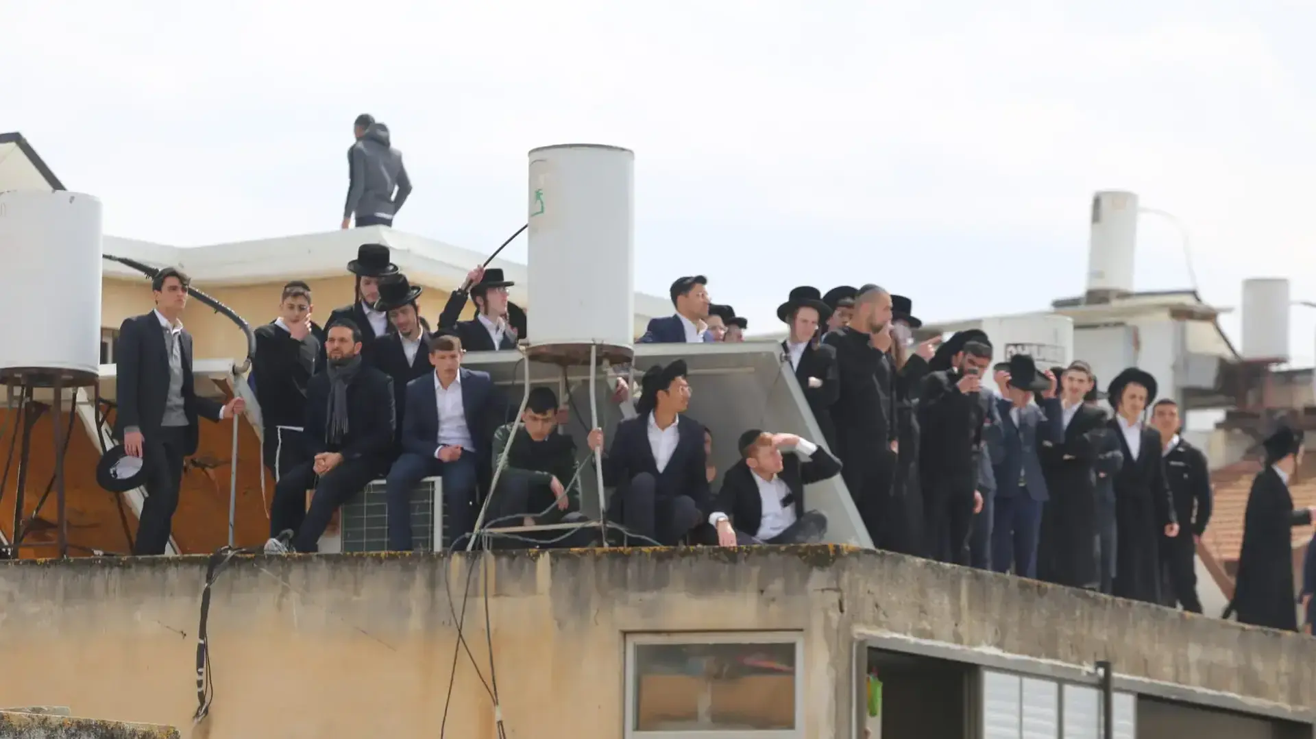 מסע הלוויה של הרב חיים קניבסקי, בני ברק, 20 במרץ 2022 מסע הלוויה של הרב חיים קניבסקי, בני ברק, 20 במרץ 2022