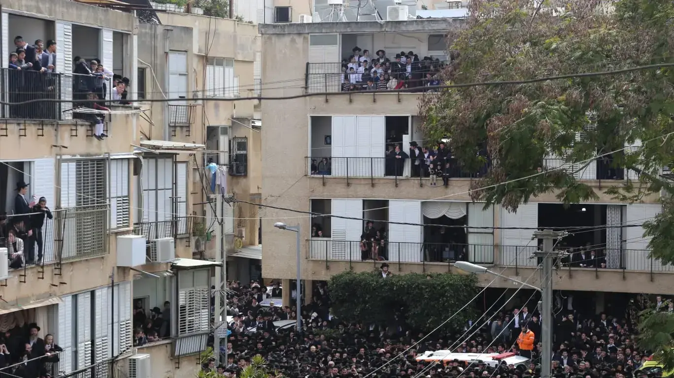 מסע הלוויה של הרב חיים קניבסקי, בני ברק, 20 במרץ 2022 מסע הלוויה של הרב חיים קניבסקי, בני ברק, 20 במרץ 2022