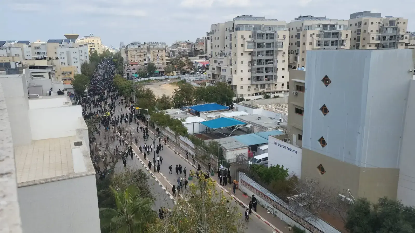 מסע הלוויה של הרב חיים קניבסקי, בני ברק, 20 במרץ 2022 מסע הלוויה של הרב חיים קניבסקי, בני ברק, 20 במרץ 2022