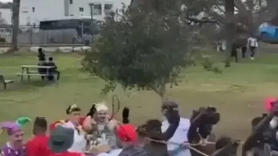 מיצג פורים מקומם של אדונים לבנים ועבדים שחורים בביה"ס המשותף חוף הכרמל 20.03.22 מיצג פורים מקומם של אדונים לבנים ועבדים שחורים בביה"ס המשותף חוף הכרמל 20.03.22