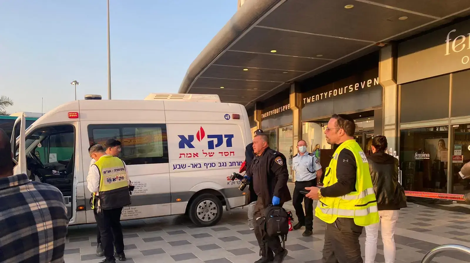 פיגוע דקירה בתחנת דלק ובמתחם קניות, באר שבע, 22 במרץ 2022 פיגוע דקירה בתחנת דלק ובמתחם קניות, באר שבע, 22 במרץ 2022