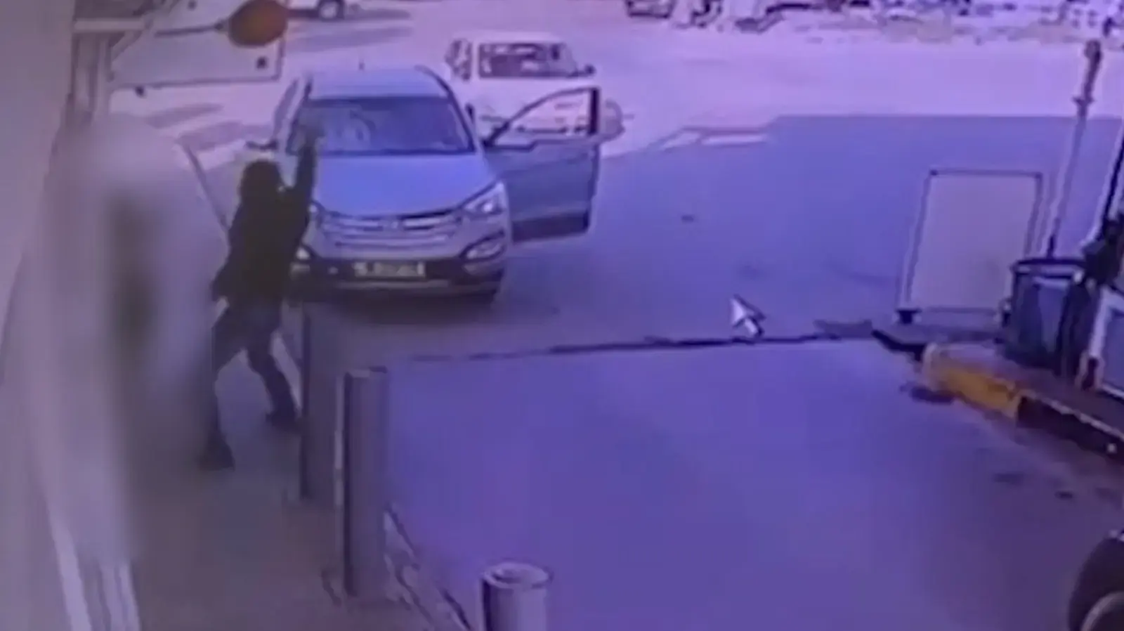 תיעוד פיגוע דקירה בתחנת דלק ובמתחם קניות, באר שבע, 22 במרץ 2022 תיעוד פיגוע דקירה בתחנת דלק ובמתחם קניות, באר שבע, 22 במרץ 2022
