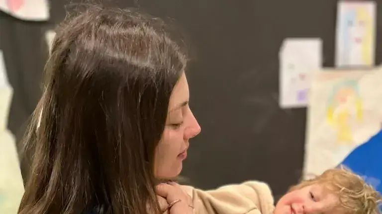 יאנה קוגן ופליט אוקראיני יאנה קוגן ופליט אוקראיני