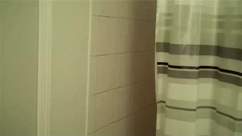 נפיחה במקלחת נפיחה במקלחת