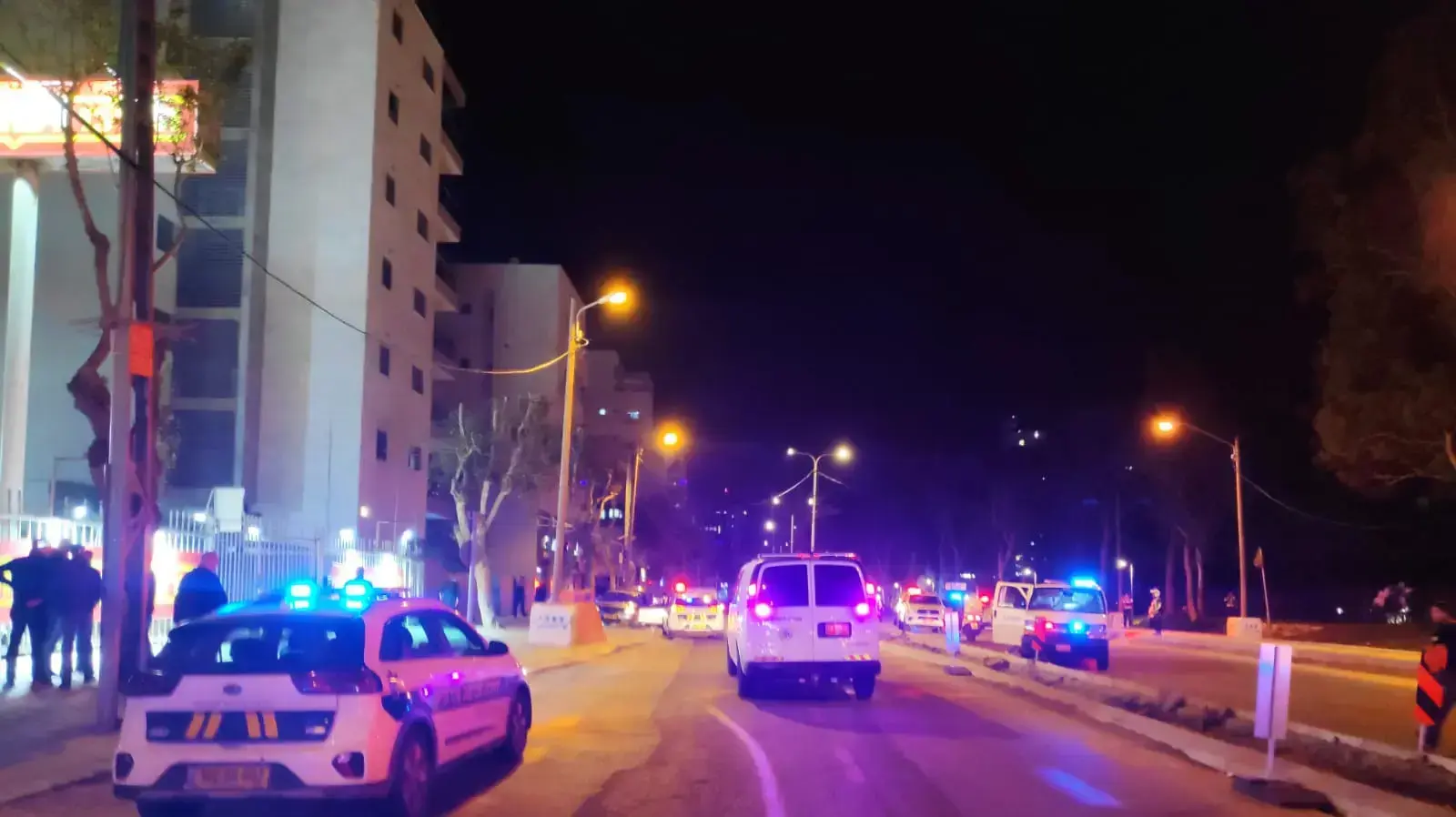 שניים נרצחו בפיגוע ירי בחדרה עוד ארבעה נפצעו , זירת האירוע 28 במרץ 2022 שניים נרצחו בפיגוע ירי בחדרה עוד ארבעה נפצעו , זירת האירוע 28 במרץ 2022