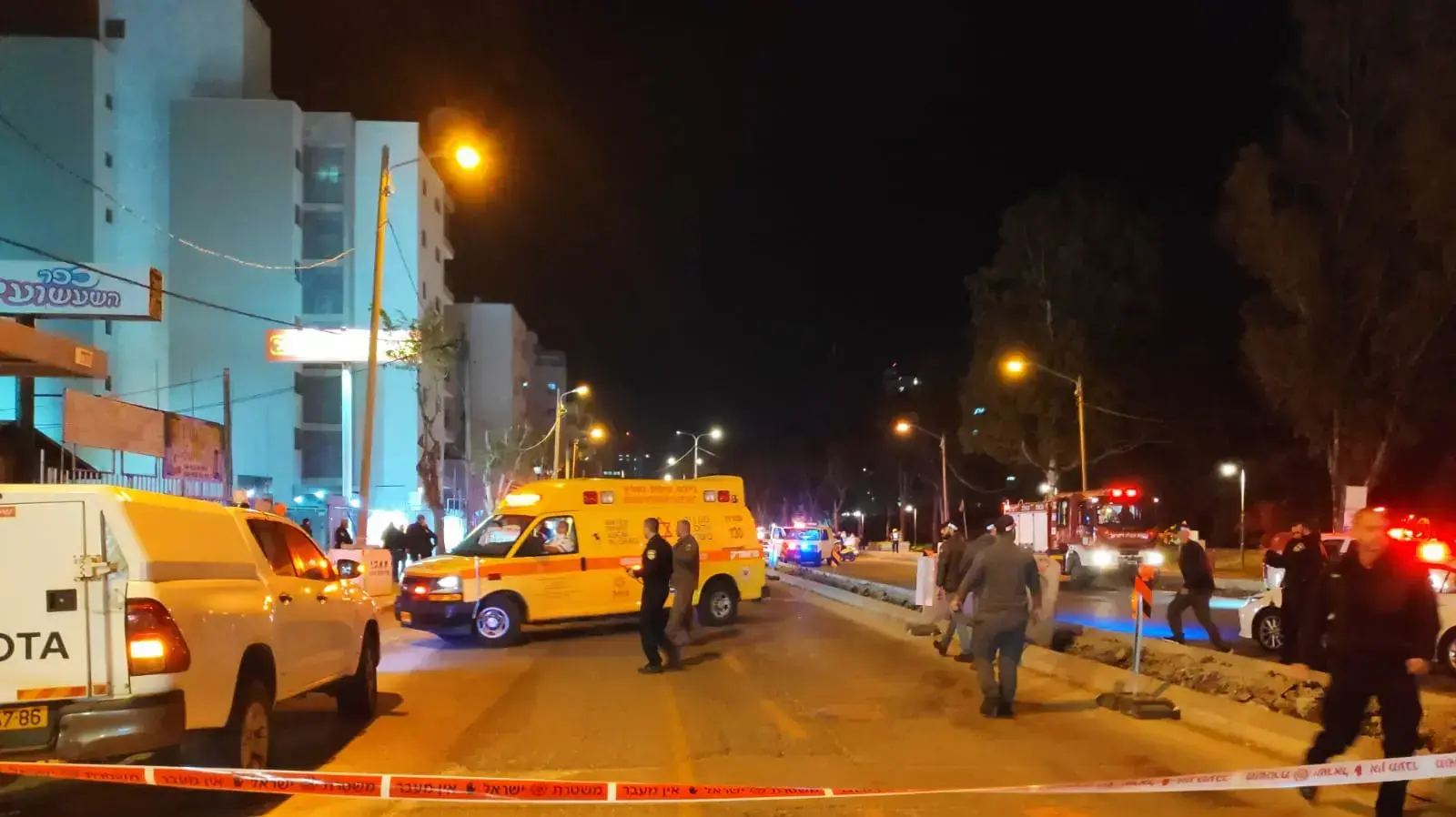 שניים נרצחו בפיגוע ירי בחדרה עוד ארבעה נפצעו , זירת האירוע 28 במרץ 2022 שניים נרצחו בפיגוע ירי בחדרה עוד ארבעה נפצעו , זירת האירוע 28 במרץ 2022