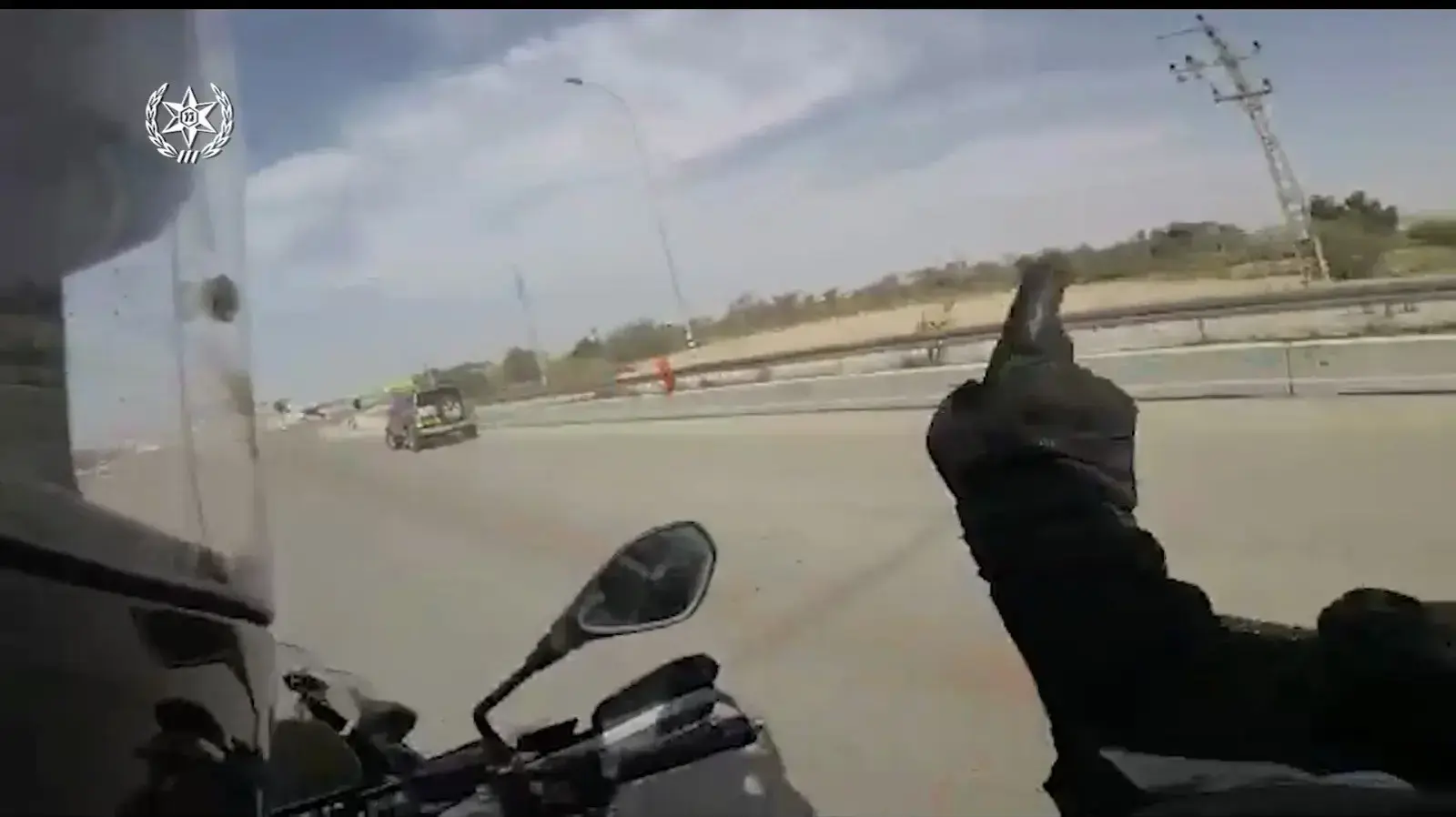לוחמי יחידת יואב של המחוז הדרומי, עצרו אתמול לאחר מרדף צעיר כבן 25 תושב תל שבע, לאחר שנמלט בפרעות תוך פגיעה במספר רכבים לוחמי יחידת יואב של המחוז הדרומי, עצרו אתמול לאחר מרדף צעיר כבן 25 תושב תל שבע, לאחר שנמלט בפרעות תוך פגיעה במספר רכבים