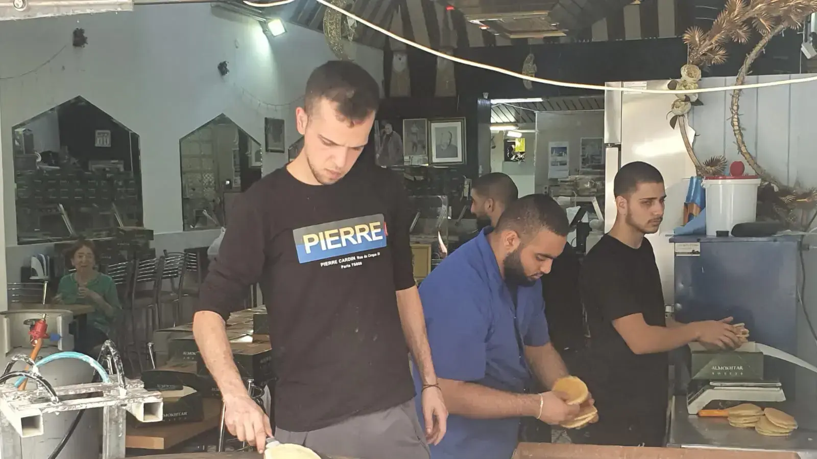אל מוכתר | פריד עודה בעל העסק 7 באפריל 2022 אל מוכתר | פריד עודה בעל העסק 7 באפריל 2022