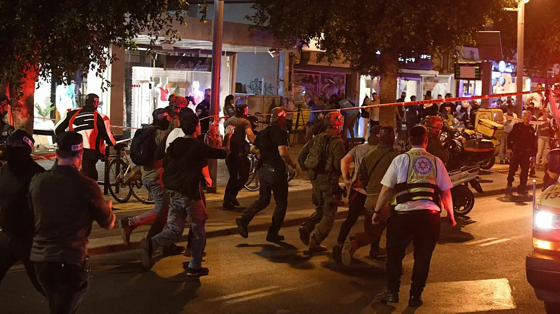 זירת פיגוע ברחוב דיזנגוף תל אביב, 7 באפריל 2022 זירת פיגוע ברחוב דיזנגוף תל אביב, 7 באפריל 2022
