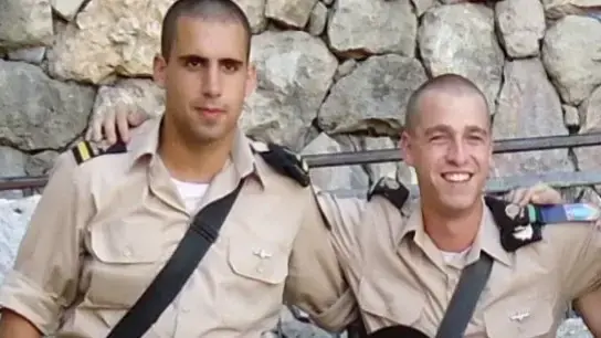 רון לרמן, חברו של איתם מגיני, בזמן שירותם בצבא רון לרמן, חברו של איתם מגיני, בזמן שירותם בצבא