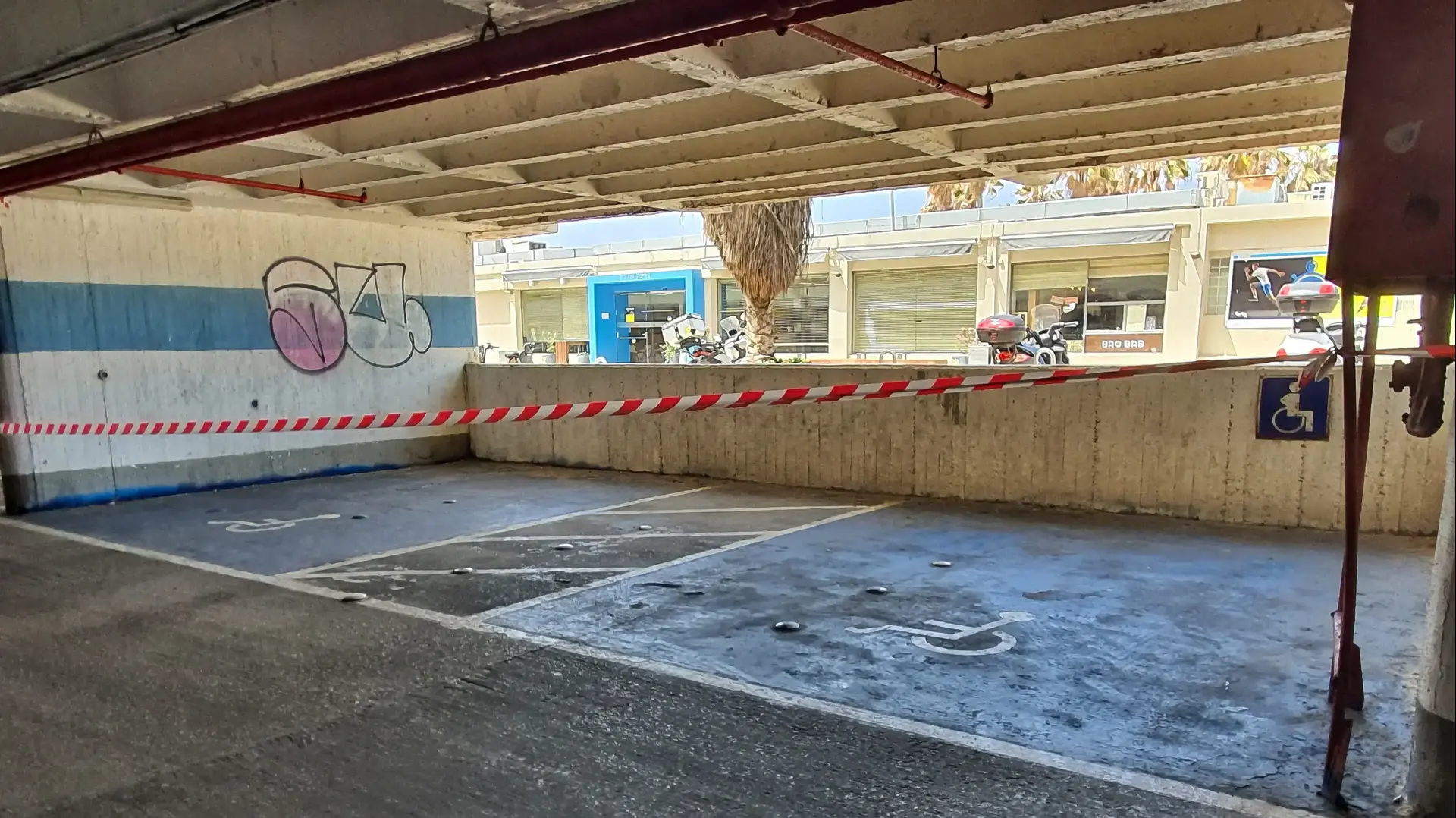 חניון כיכר אתרים חניון כיכר אתרים