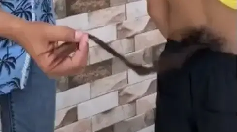 נער עם זנב