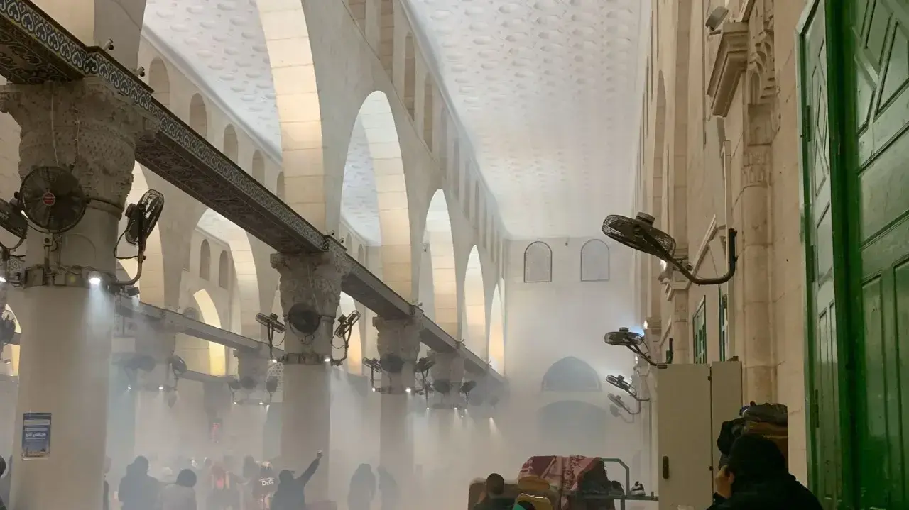 מהומות במסגד אל-אקצא בהר הבית, 15 באפריל 2022 מהומות במסגד אל-אקצא בהר הבית, 15 באפריל 2022