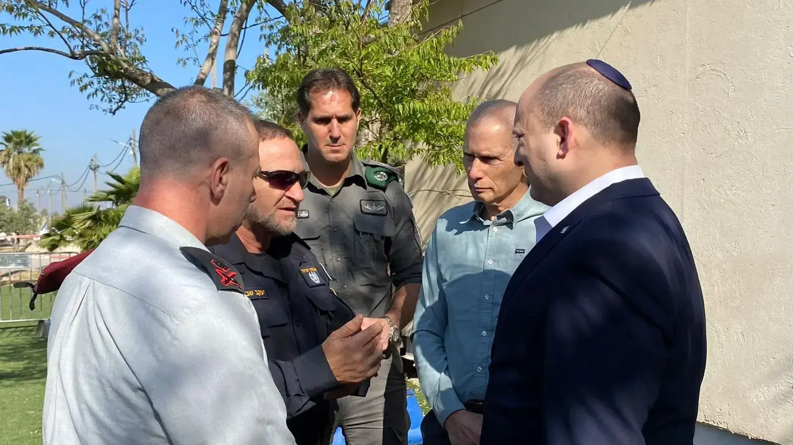 ראש הממשלה, נפתלי בנט בביקור והרמת כוסית ביחידת המסתערבים של מג"ב לרגל חג הפסח, בבסיס בארותיים.15.04.22 ראש הממשלה, נפתלי בנט בביקור והרמת כוסית ביחידת המסתערבים של מג"ב לרגל חג הפסח, בבסיס בארותיים.15.04.22