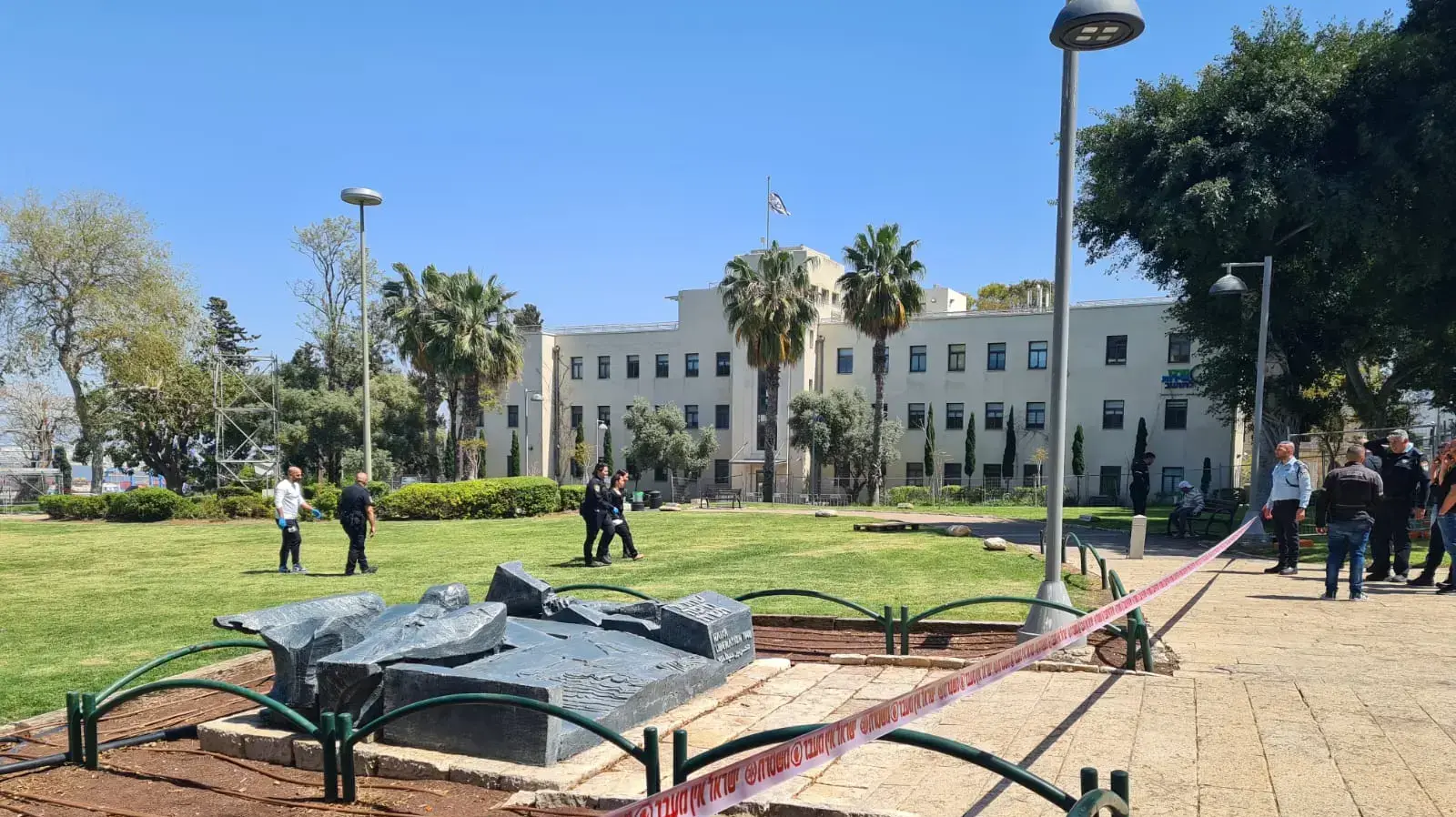 זירת תקרית הדקירה בחיפה 15.04.2022 זירת תקרית הדקירה בחיפה 15.04.2022