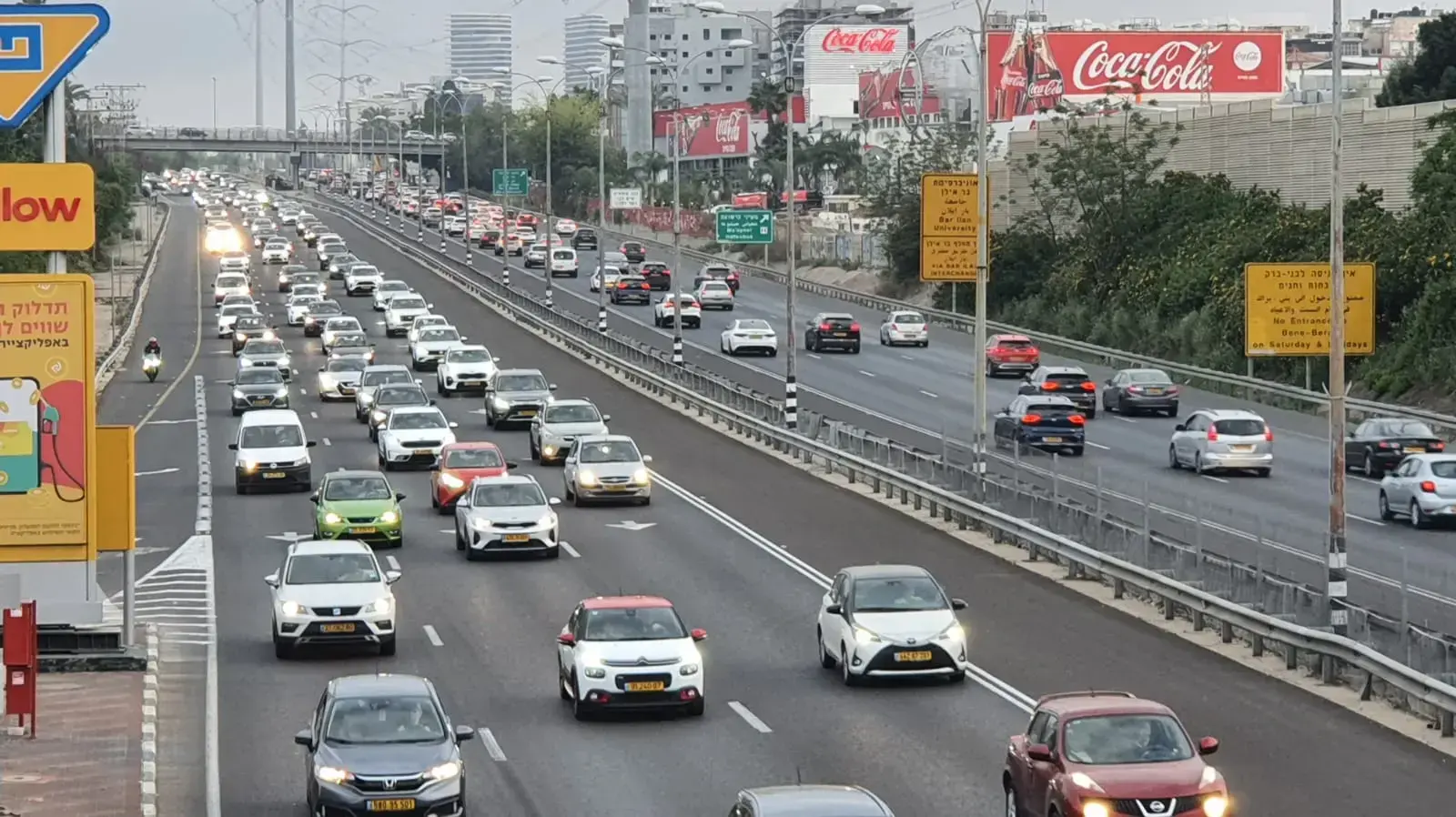 עומסי תנועה במרכז הארץ בערב פסח, 15 באפריל 2022 עומסי תנועה במרכז הארץ בערב פסח, 15 באפריל 2022
