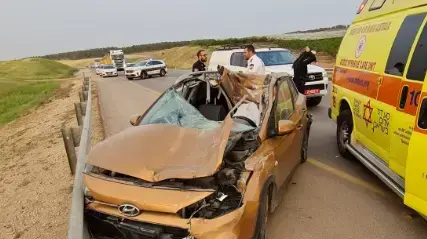 זירת התאונה הקטלנית בנגב 18 באפריל 2022
זירת התאונה הקטלנית בנגב 18 באפריל 2022