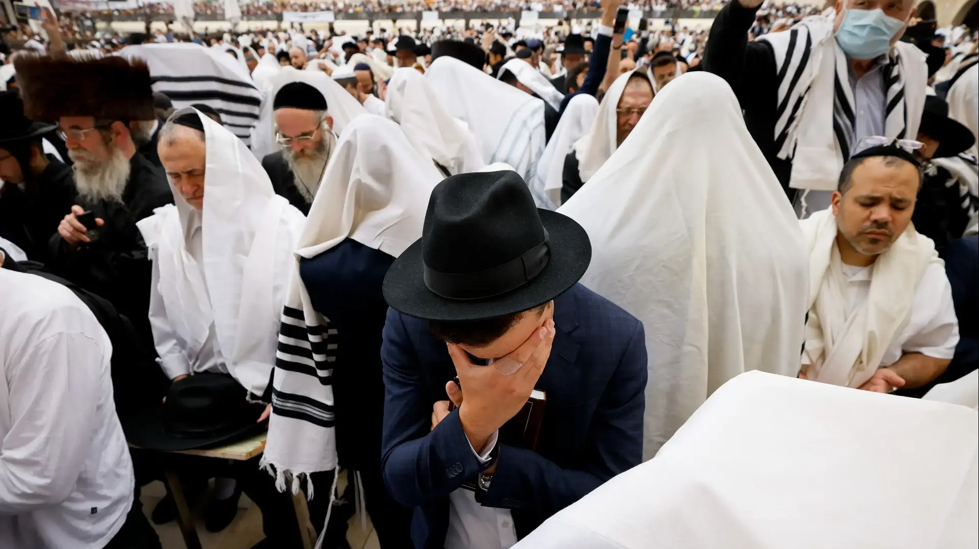 ברכת כהנים בכותל המערבי, 20 באפריל 2022 ברכת כהנים בכותל המערבי, 20 באפריל 2022