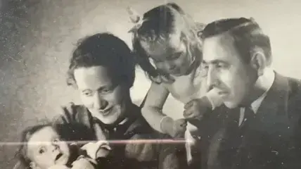 משפחת וויצ'חובסקי. מימין לשמאל: קורט, אחותה של דורותיאה, אליאונורה ודורותיאה התינוקת.  אליאונורה נכלאה ברוזנשטראסה בברלין ב-1943. בעלה קורט שיחרר אותה.