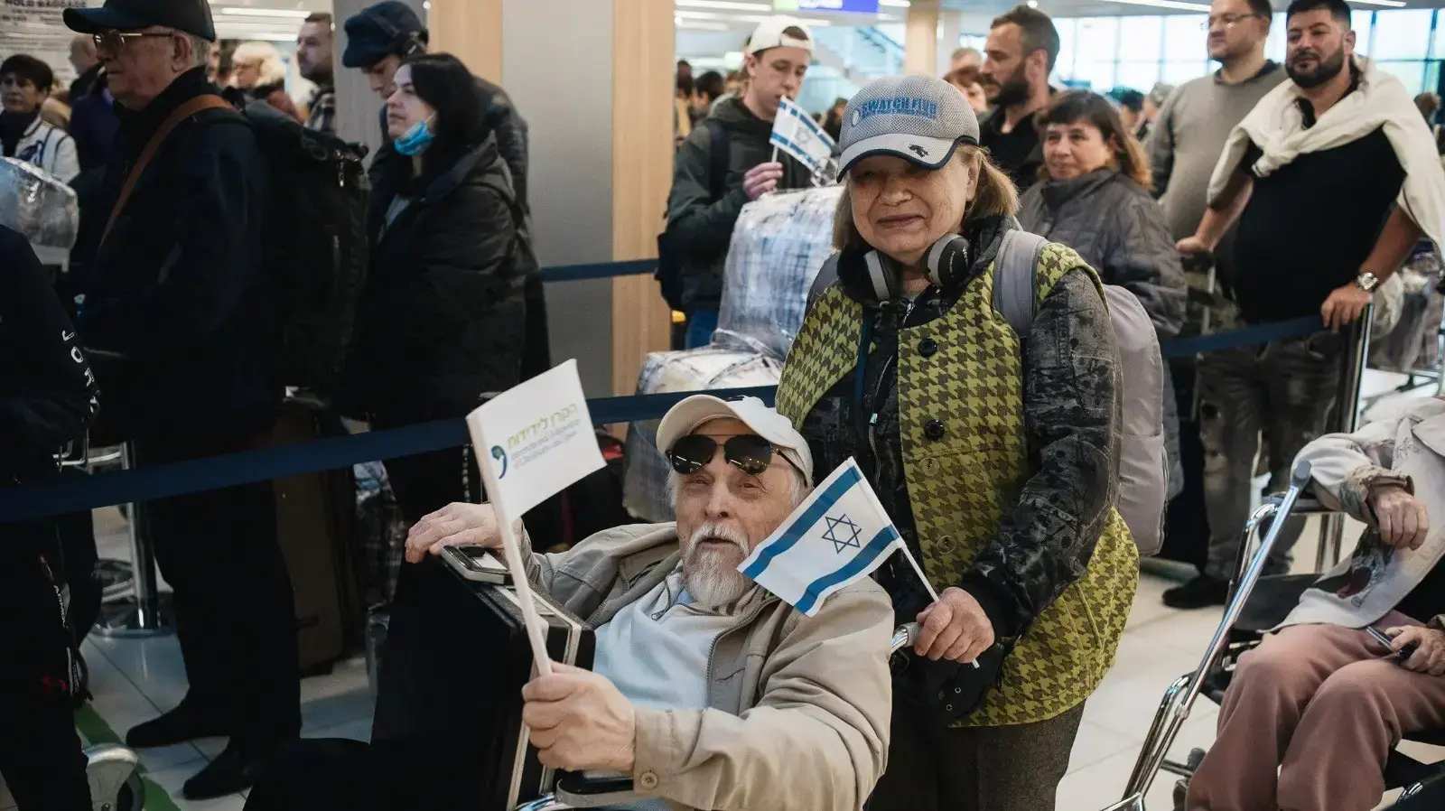 ניצולי השואה שעלו לישראל בטיסה מיוחדת של הקרן לידידות בעקבות המלחמה באוקראינה 27.04.2022 ניצולי השואה שעלו לישראל בטיסה מיוחדת של הקרן לידידות בעקבות המלחמה באוקראינה 27.04.2022