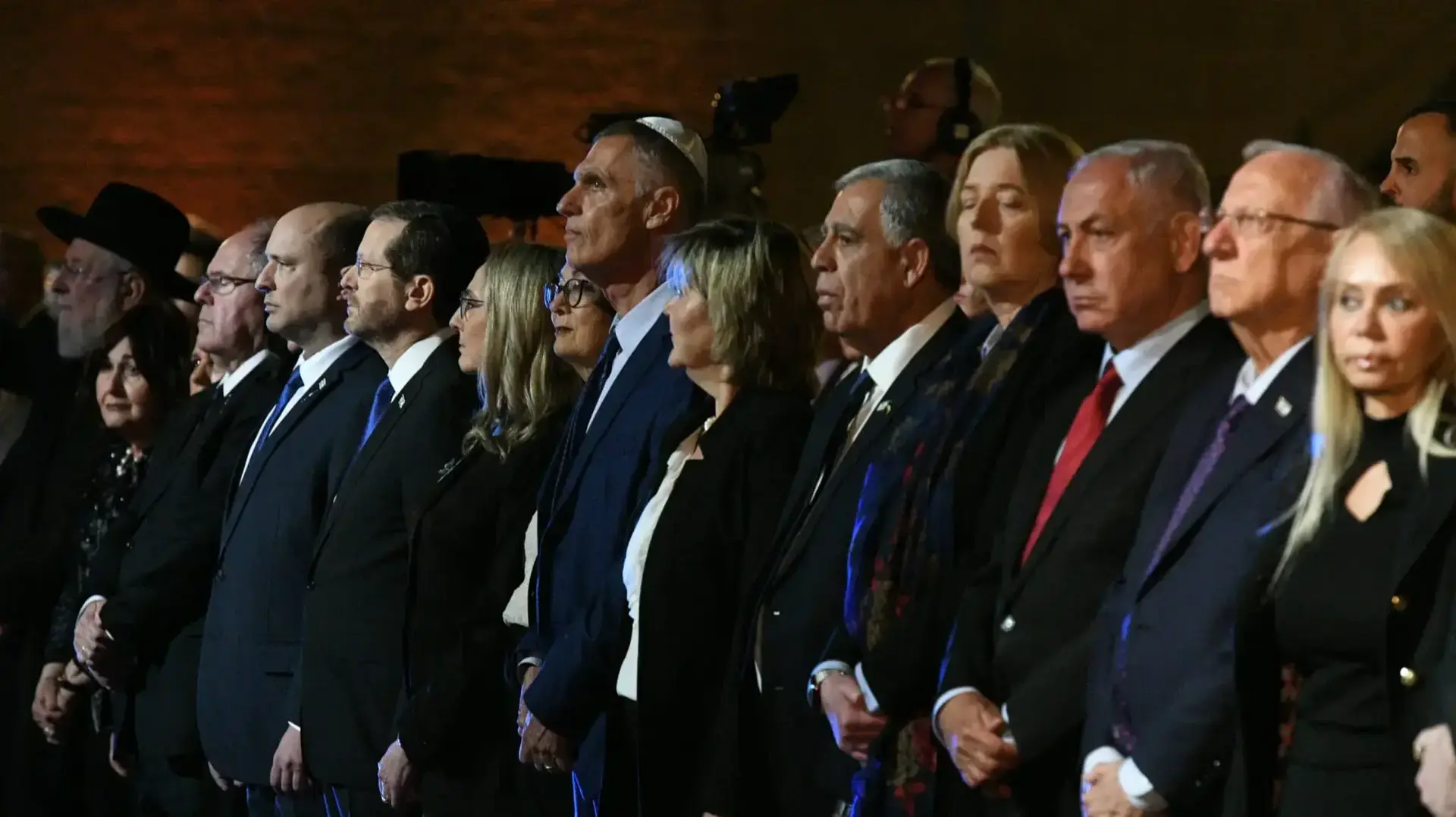 עצרת הפתיחה הממלכתית לציון יום הזיכרון לשואה ולגבורה ביד ושם 27 באפריל 2022 עצרת הפתיחה הממלכתית לציון יום הזיכרון לשואה ולגבורה ביד ושם 27 באפריל 2022