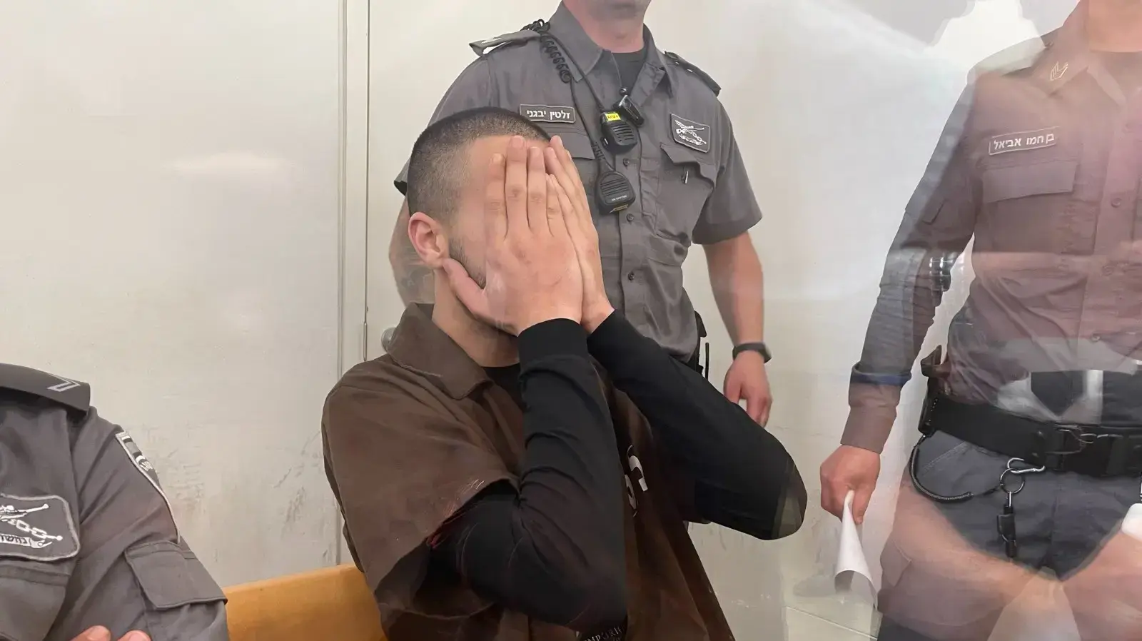 חודש לאחר הפיגוע בחדרה: אישום נגד הסייענים למחבל חודש לאחר הפיגוע בחדרה: אישום נגד הסייענים למחבל