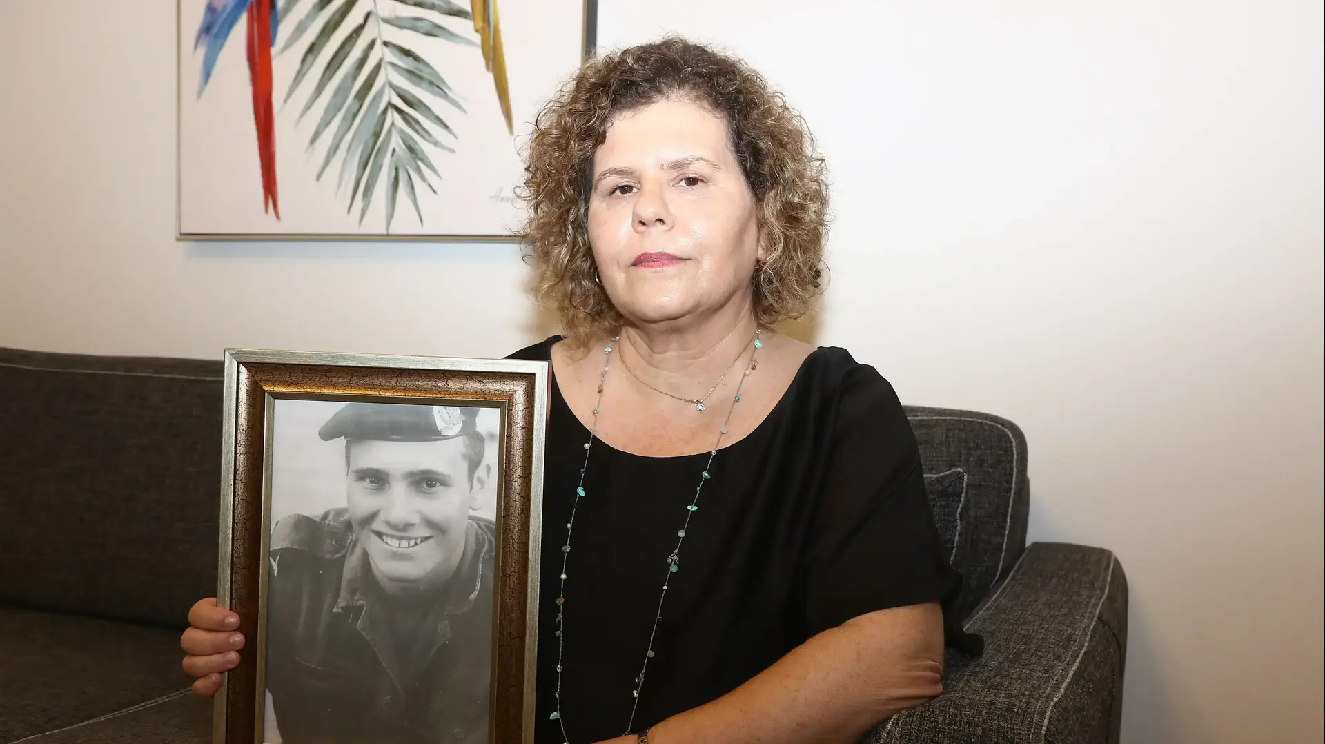 איריס מזור, אחותו של ישראל רולי בכר, נפל במלחמת לבנון איריס מזור, אחותו של ישראל רולי בכר, נפל במלחמת לבנון