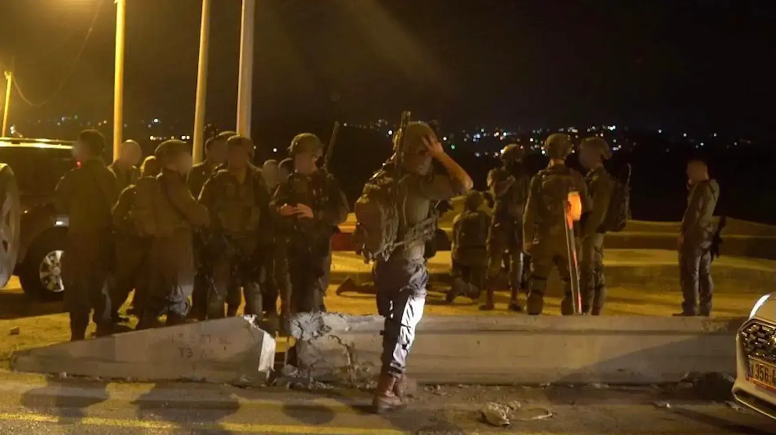 כוחות צה"ל במצוד אחר המחבלים מהפיגוע באריאל, 30 באפריל 2022 כוחות צה"ל במצוד אחר המחבלים מהפיגוע באריאל, 30 באפריל 2022