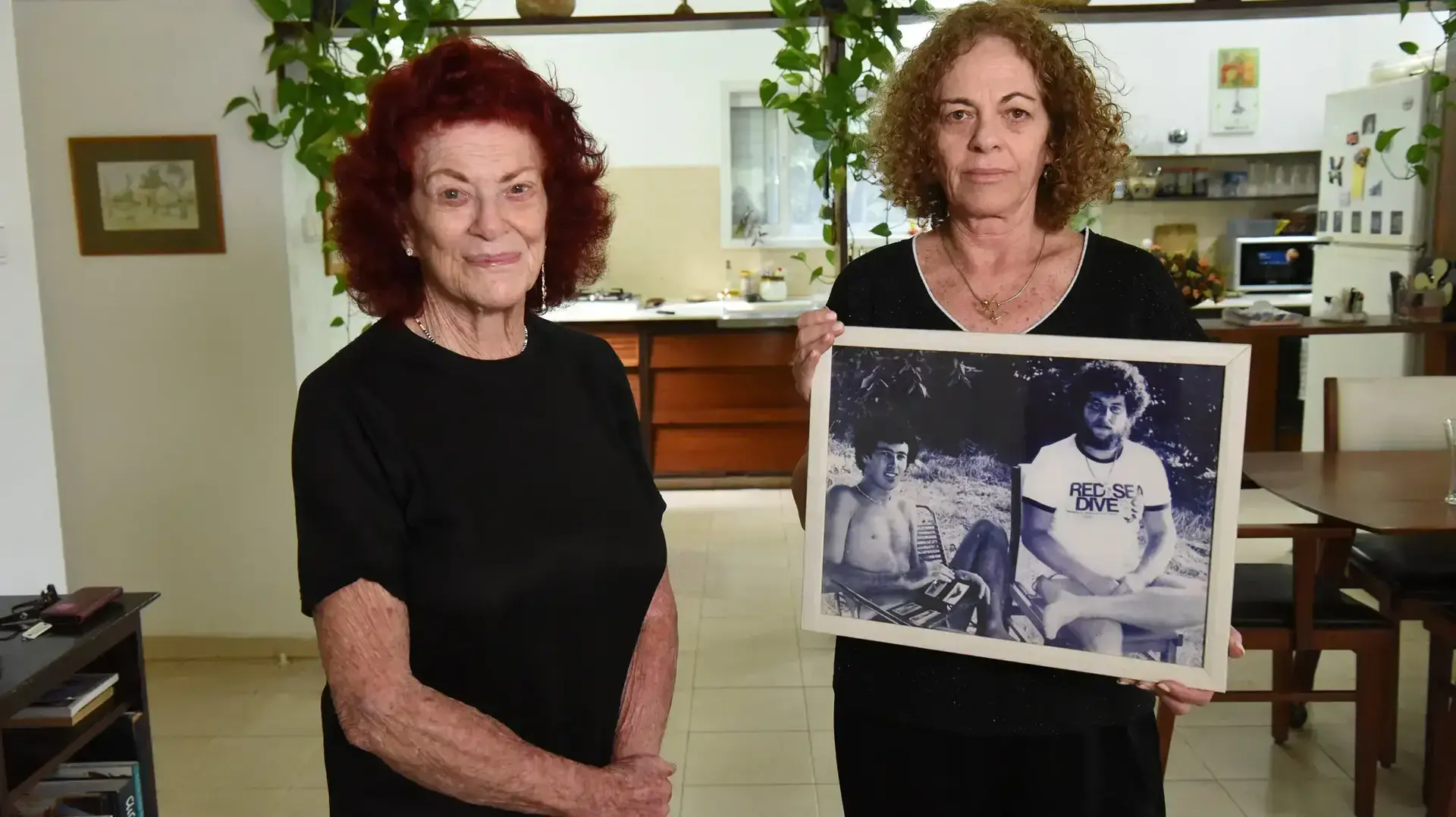 עדנה ונורית גיא, שכלו את הבן שחר ואת הבן המאומץ צבי במלחמת לבנון עדנה ונורית גיא, שכלו את הבן שחר ואת הבן המאומץ צבי במלחמת לבנון