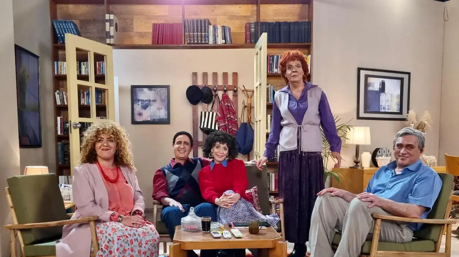 "ארץ נהדרת" עושים "קרובים קרובים"