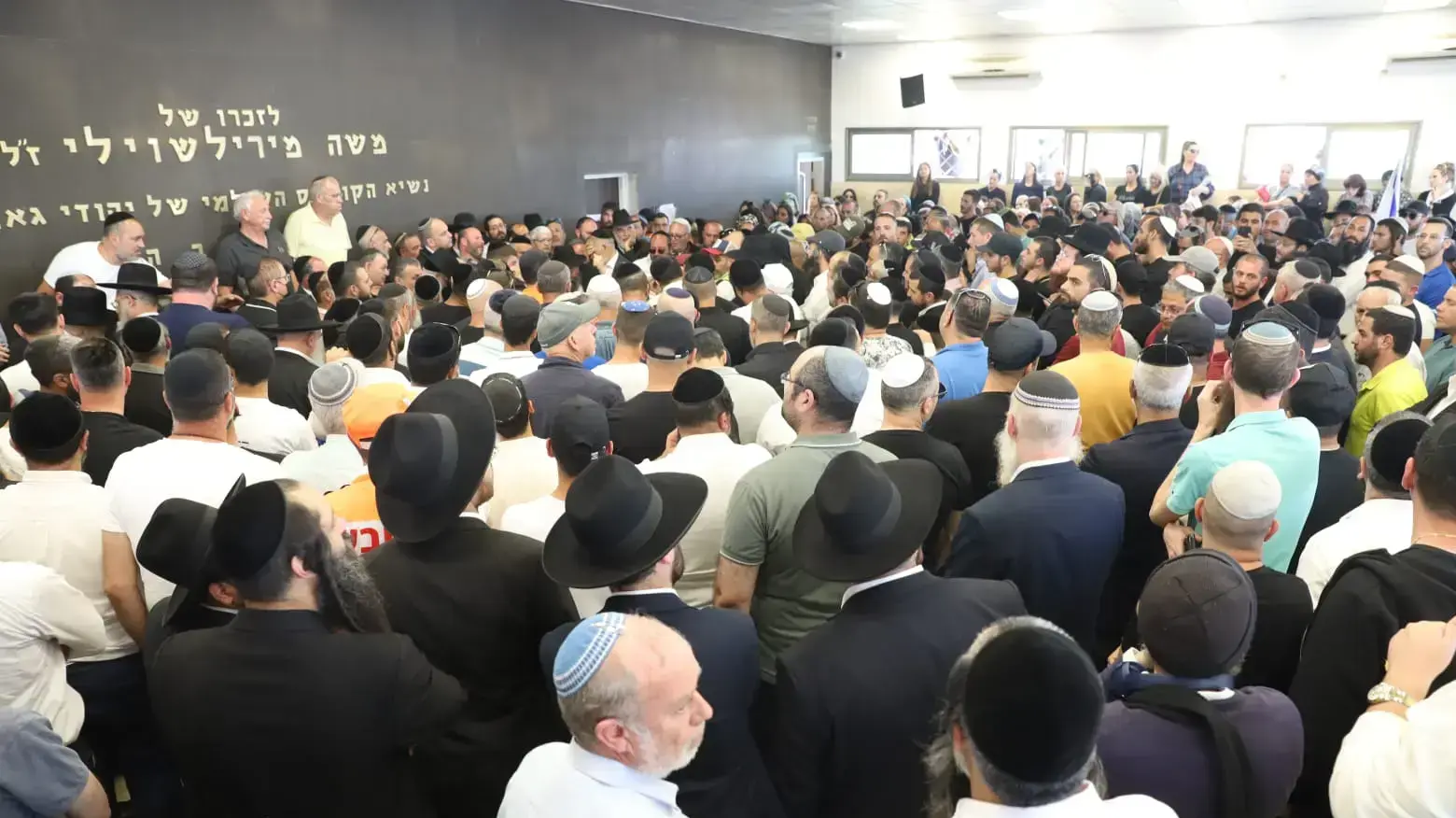 מסע הלוויתו של אורן בן יפתח בבית הלעמין בלוד 6 במאי 2022 מסע הלוויתו של אורן בן יפתח בבית הלעמין בלוד 6 במאי 2022