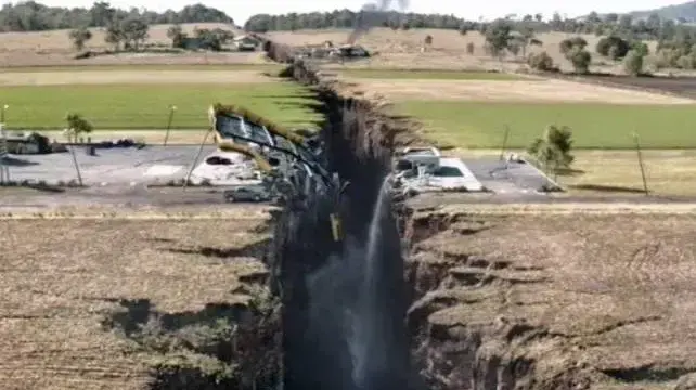 נוסע בזמן מזהיר מאירועים קטסטרופליים שיקרו ממש בקרוב