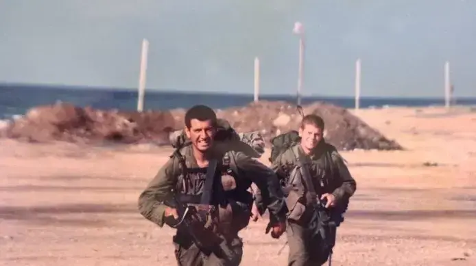 תמונות משירותו הצבאי של סא"ל מחמוד ח'יר אל-דין תמונות משירותו הצבאי של סא"ל מחמוד ח'יר אל-דין