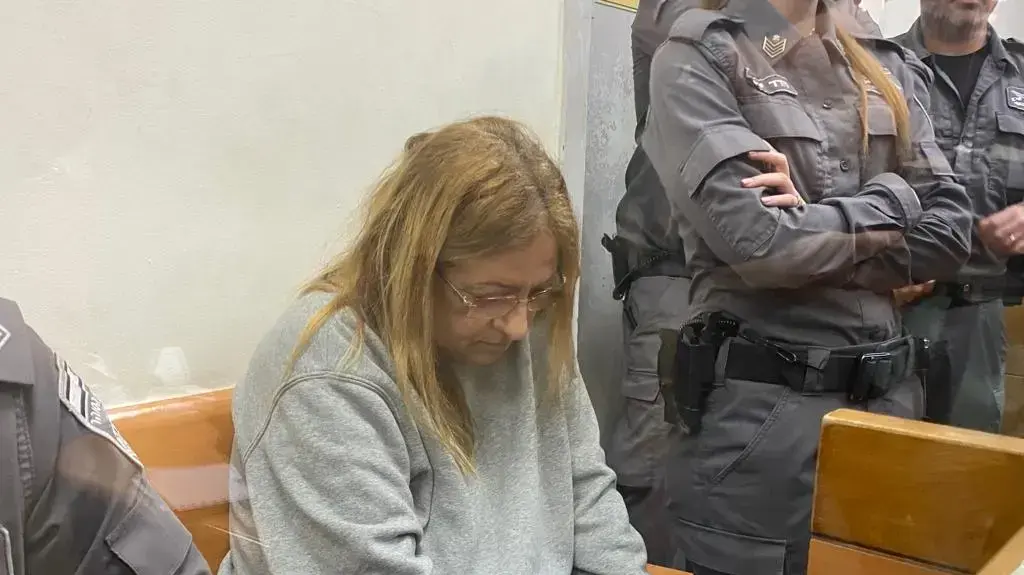 הגשת הצהרת תובע נגד אילנה ספורטה החשודה באיומים כלפי רה"מ ומשפחתו, בימ"ש השלום ראשל"צ, 18 במאי 2022 הגשת הצהרת תובע נגד אילנה ספורטה החשודה באיומים כלפי רה"מ ומשפחתו, בימ"ש השלום ראשל"צ, 18 במאי 2022