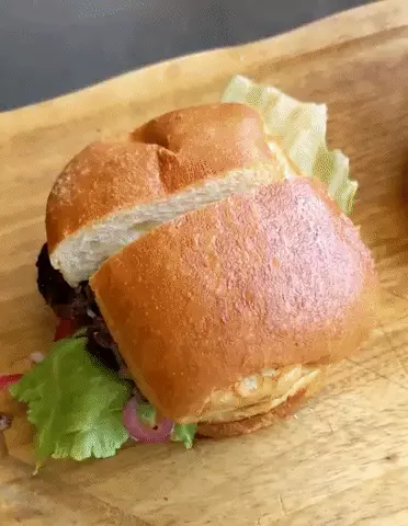 אהרוני'ס המבורגר, המבורגר של ישראל אהרוני, פסטיבל תל אביב EAT 2022 אהרוני'ס המבורגר, המבורגר של ישראל אהרוני, פסטיבל תל אביב EAT 2022