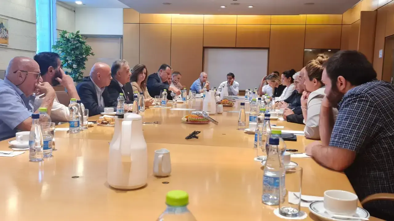 פגישת השר עיסאווי פריג', ח"כ ג'ידא רינאווי זועבי וקבוצת ראשי רשויות עם שר החוץ יאיר לפיד, 22 במאי 2022 פגישת השר עיסאווי פריג', ח"כ ג'ידא רינאווי זועבי וקבוצת ראשי רשויות עם שר החוץ יאיר לפיד, 22 במאי 2022
