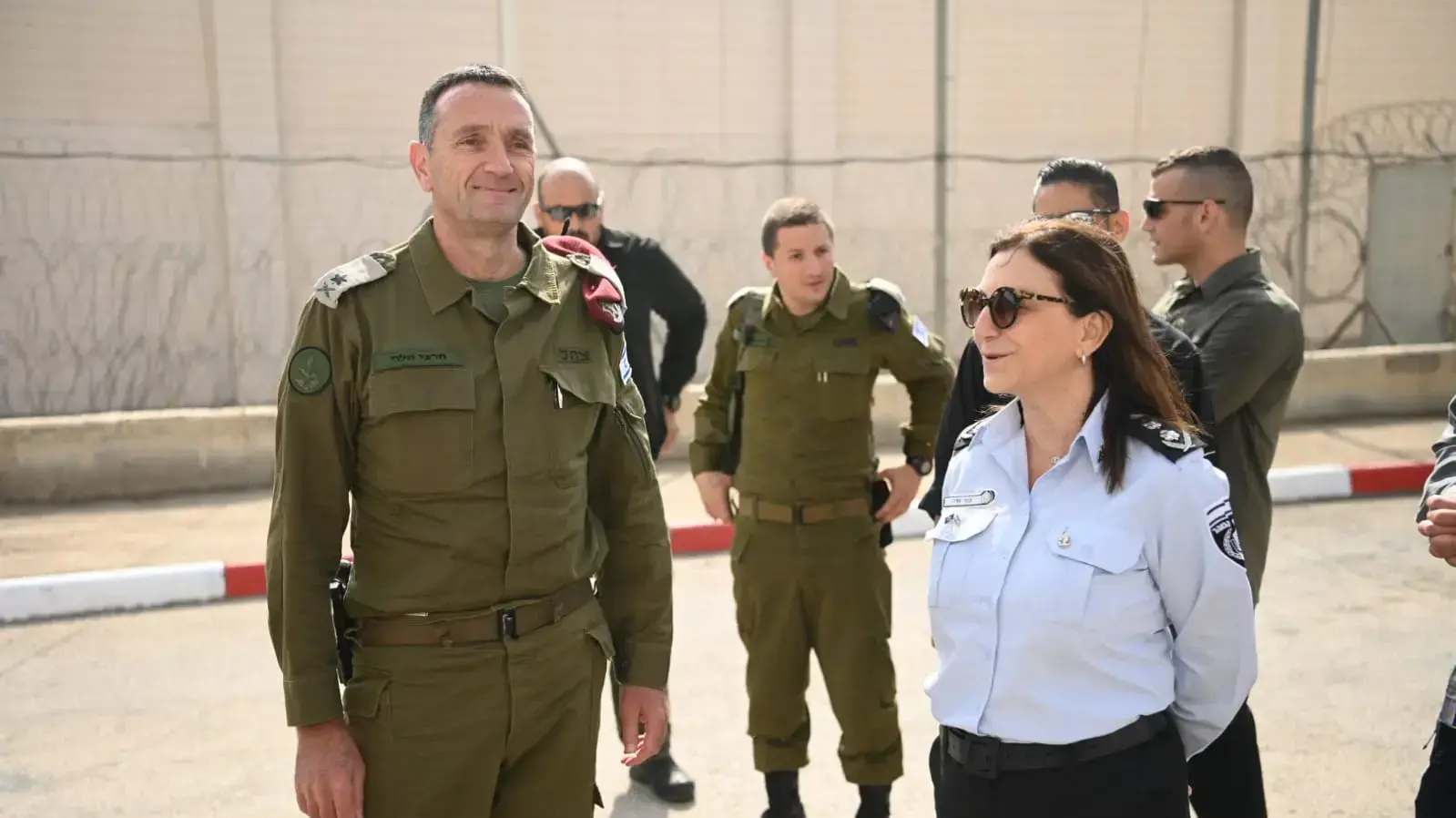 ביקור סגן הרמטכ"ל, האלוף הרצי הלוי בבתי הסוהר הבטחוניים 'נפחא' ו'רמון' בליווי נציבת בתי הסוהר, רב גונדר קטי פרי וסגל הפיקוד הבכיר בשב"ס 22 במאי 2022 ביקור סגן הרמטכ"ל, האלוף הרצי הלוי בבתי הסוהר הבטחוניים 'נפחא' ו'רמון' בליווי נציבת בתי הסוהר, רב גונדר קטי פרי וסגל הפיקוד הבכיר בשב"ס 22 במאי 2022