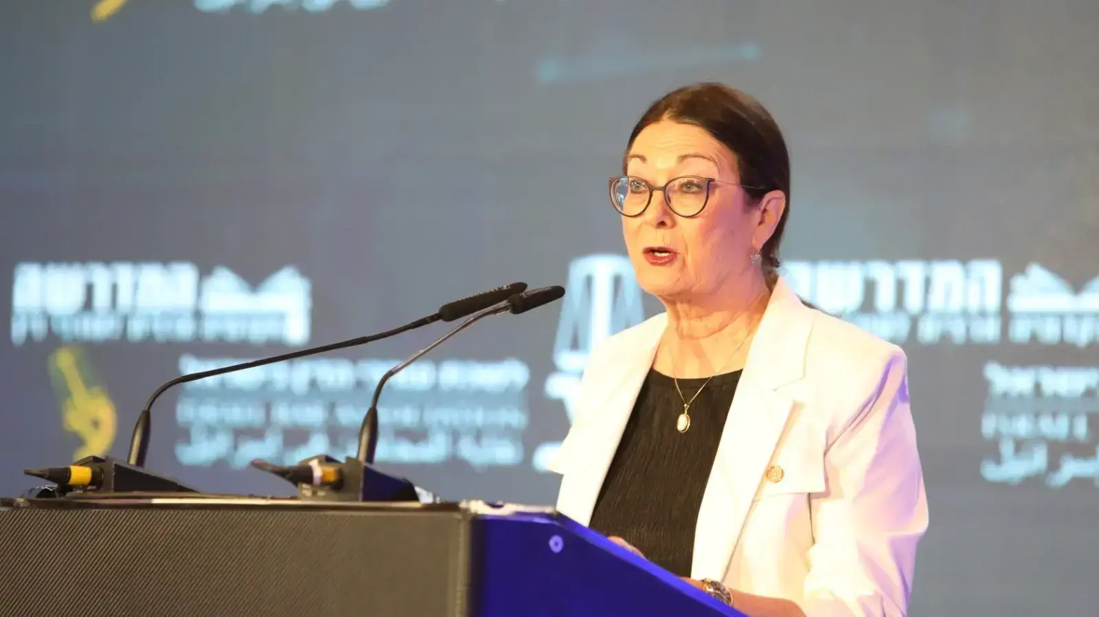 נשיאת בית המשפט העליון אסתר חיות בכנס לשכת עורכי הדין, אילת, 23 במאי 2022 נשיאת בית המשפט העליון אסתר חיות בכנס לשכת עורכי הדין, אילת, 23 במאי 2022